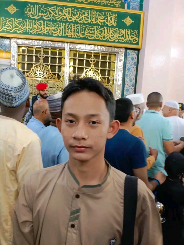 Pelajar Muda Indonesia Jalani Ibadah di Raudhah, Masjid Nabawi