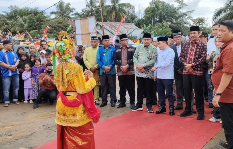 Gubernur Al Haris Resmikan Masjid Baiturrahim di Rantau Keloyang Bungo