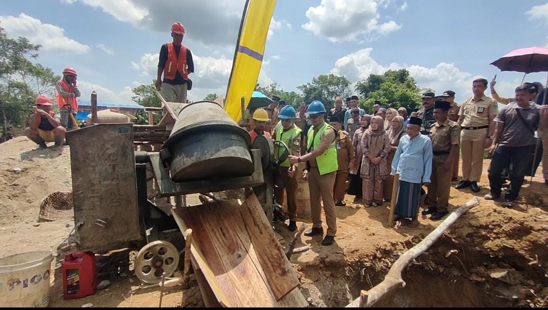 Akhirnya Pembangunan Jembatan Gantung di Tengah Ulu Dimulai 