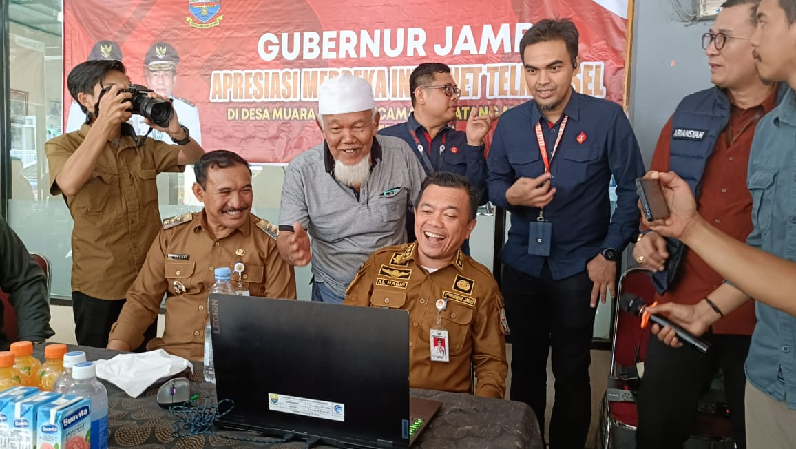 Warga Muara Hemat Berterima Kasih kepada Gubernur Al Haris atas Ketersediaan Jaringan Telepon dan Internet