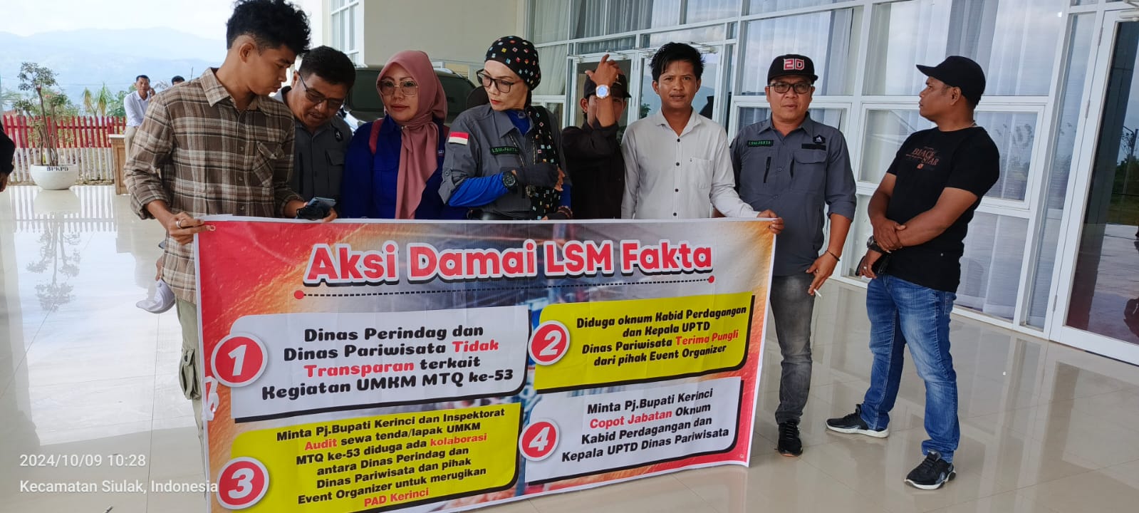 Aksi Damai LSM Fakta Memanas, Siap Laporkan Dugaan Pungli Sewa Lapak UMKM MTQ ke-53 