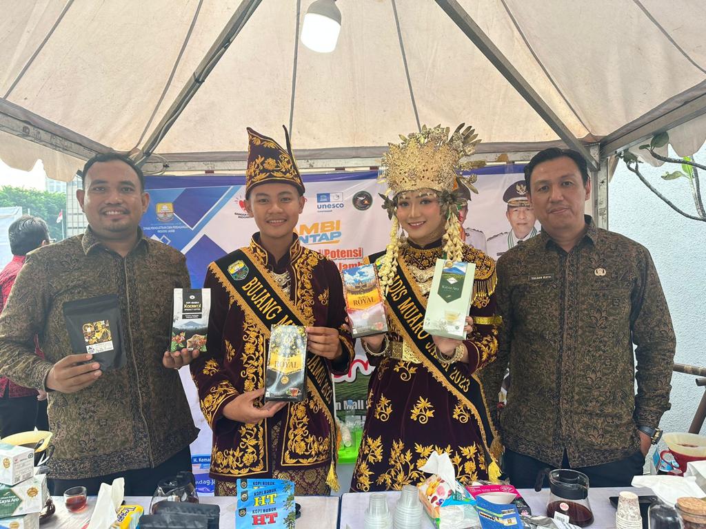 Teh Kayu Aro Diakui Menteri dan Gubenur Jambi Go International