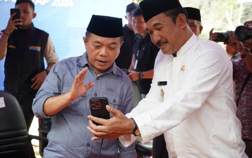 Al Haris Meluncurkan Repeater GSM untuk Meningkatkan Komunikasi di Kawasan Muara Hemat